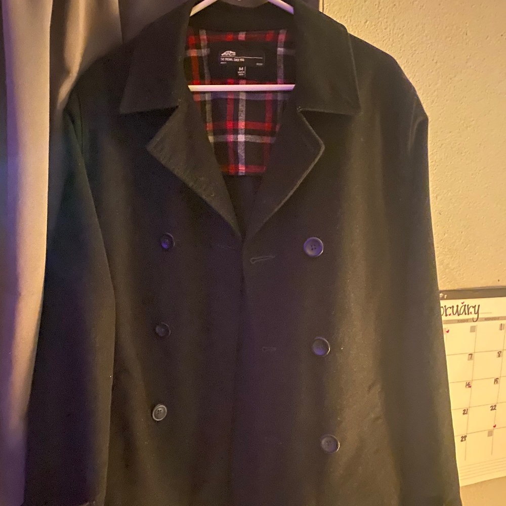Vans Jacket size Medium (RARE) IN GREAT CONDITION WITH STASH SPOTS!